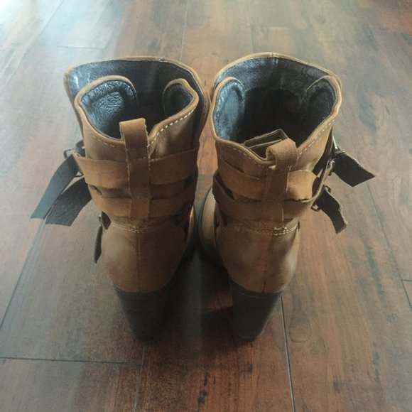 Steve Madden Yale Buckled Boots - Picture 7 of 13